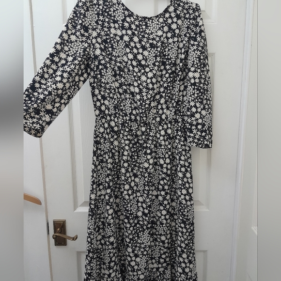 Long sleeve daisy print midi dress size 12 - Picture 3 of 6